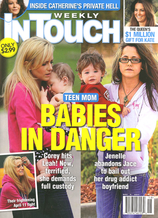 Illustration for article titled This Week In Tabloids: JWoww's Ex Says She Stabbed Him With Steak Knife